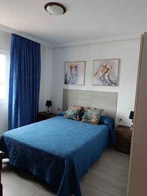 3 habitaciones, tabla de planchar con plancha, cuna de viaje y wifi 