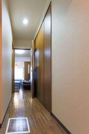 Hallway - Grand Court Namba 701 (Osaka)