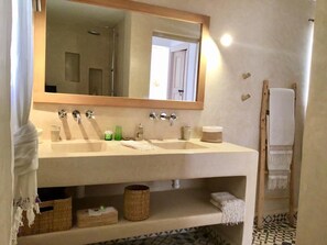 Double Room (Sappho) | Bathroom | Shower, rainfall showerhead, designer toiletries, bathrobes
