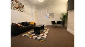 TV - Warwick street Professional Let (Newcastle) (Newcastle upon Tyne)