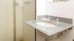 Bathroom sink - Hotel Jacutinga JS (Jacutinga)