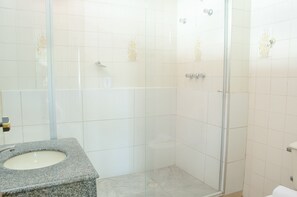 Dobbeltrom – superior | Vask på badet