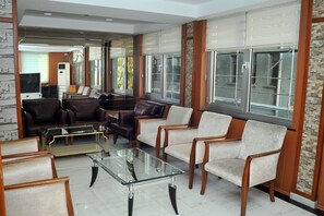 ロビーラウンジ