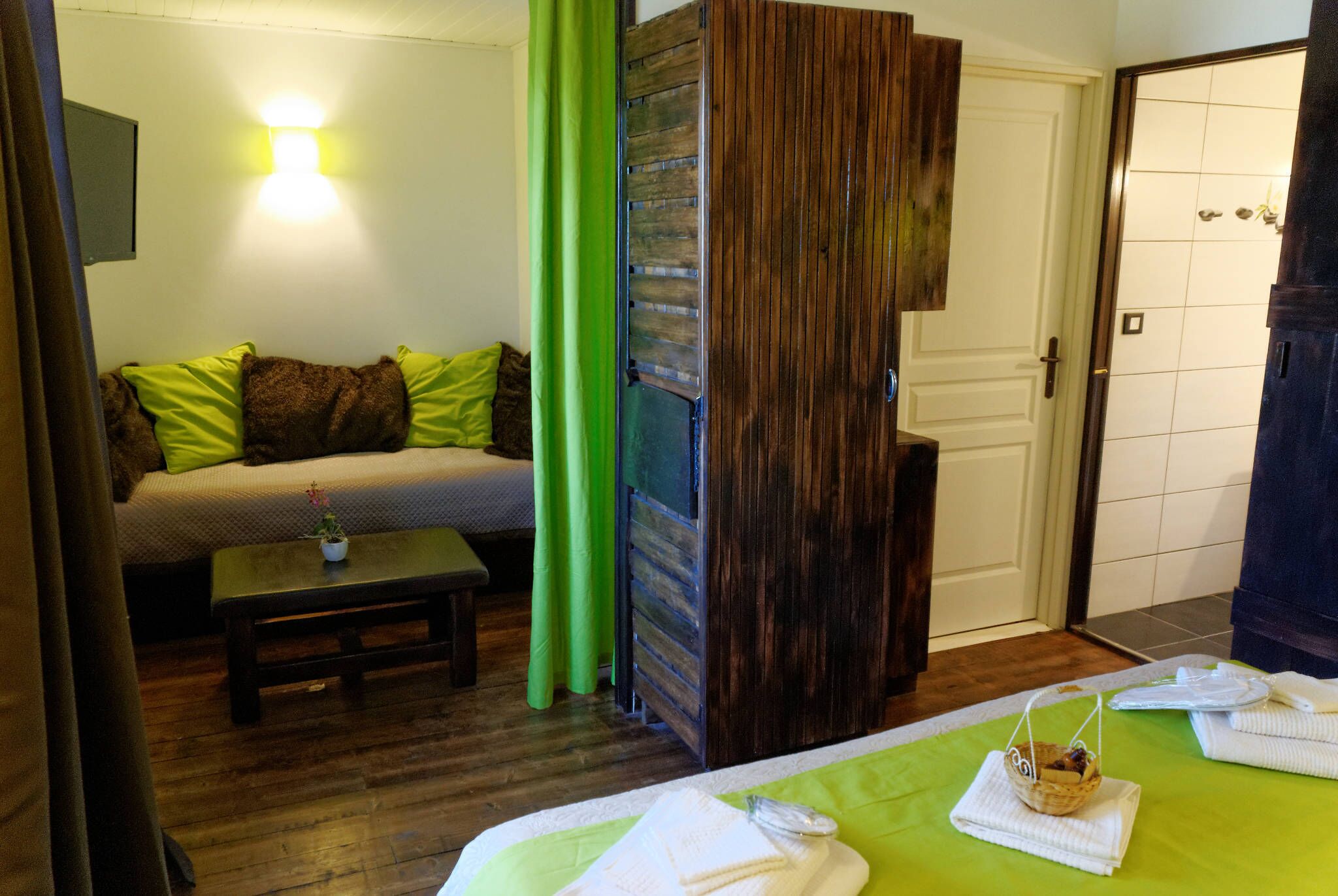 Chambre Quadruple, salle de bains attenante (La réserve à grains)
