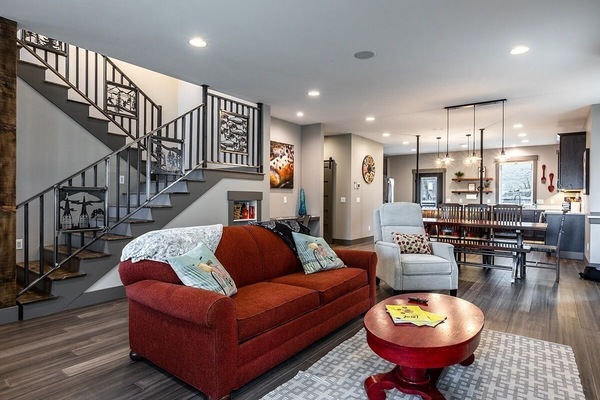 MAIN FLOOR LIVING w/ queen sleeper sofa