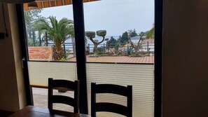 スタジオ (Rustiq) | リビング エリア | LED テレビ