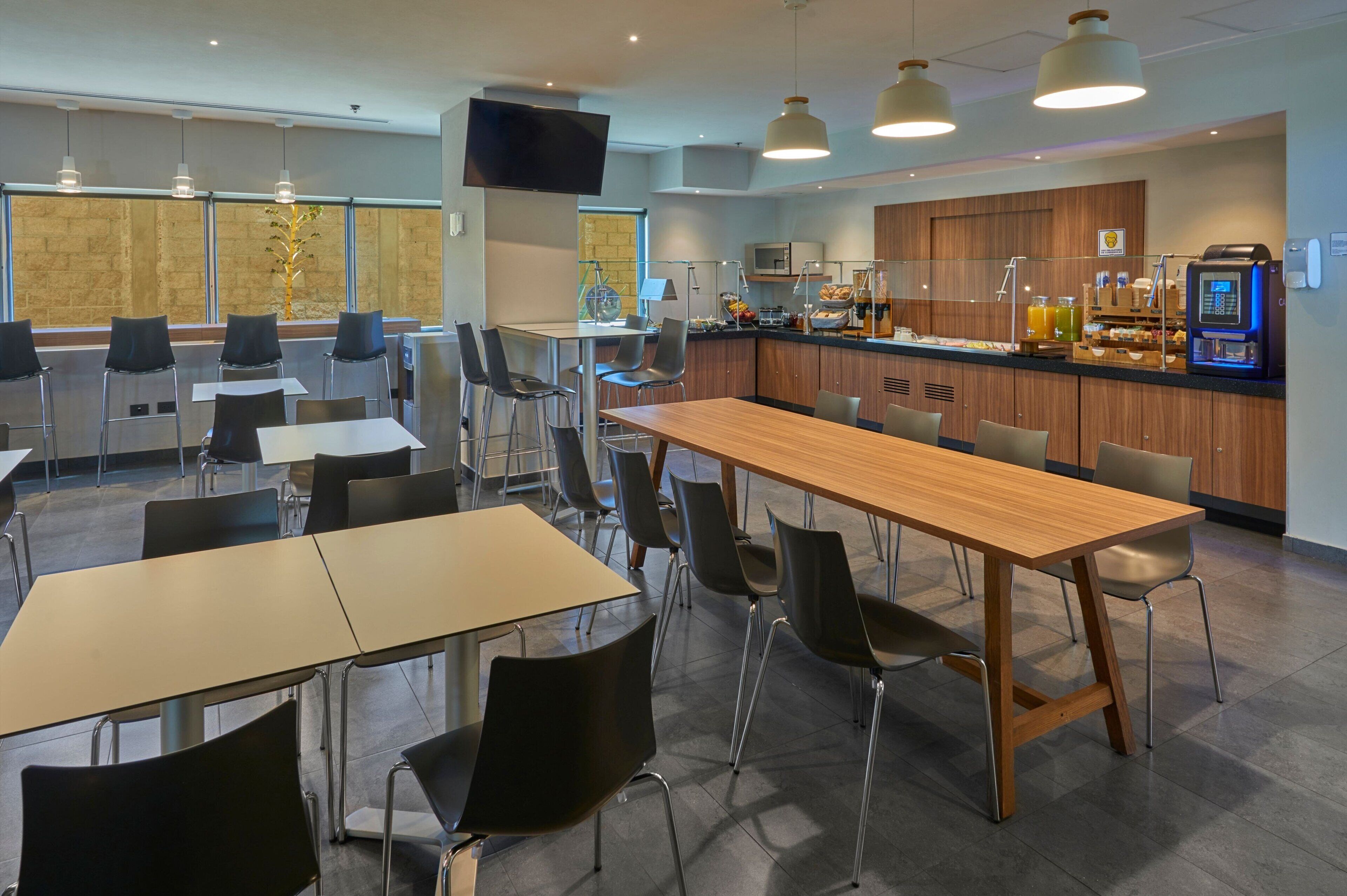 free daily continental breakfast