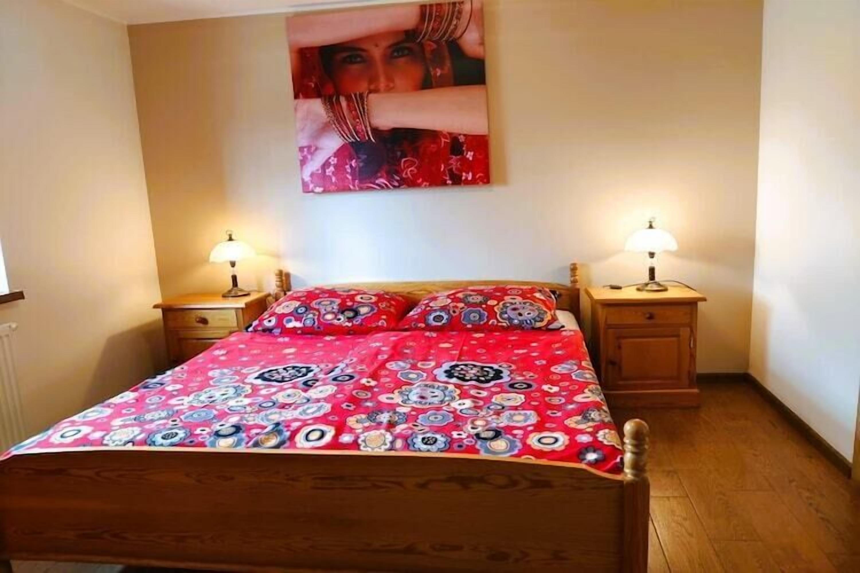 1 chambre, lit parapluie, Wi-Fi gratuit, draps fournis