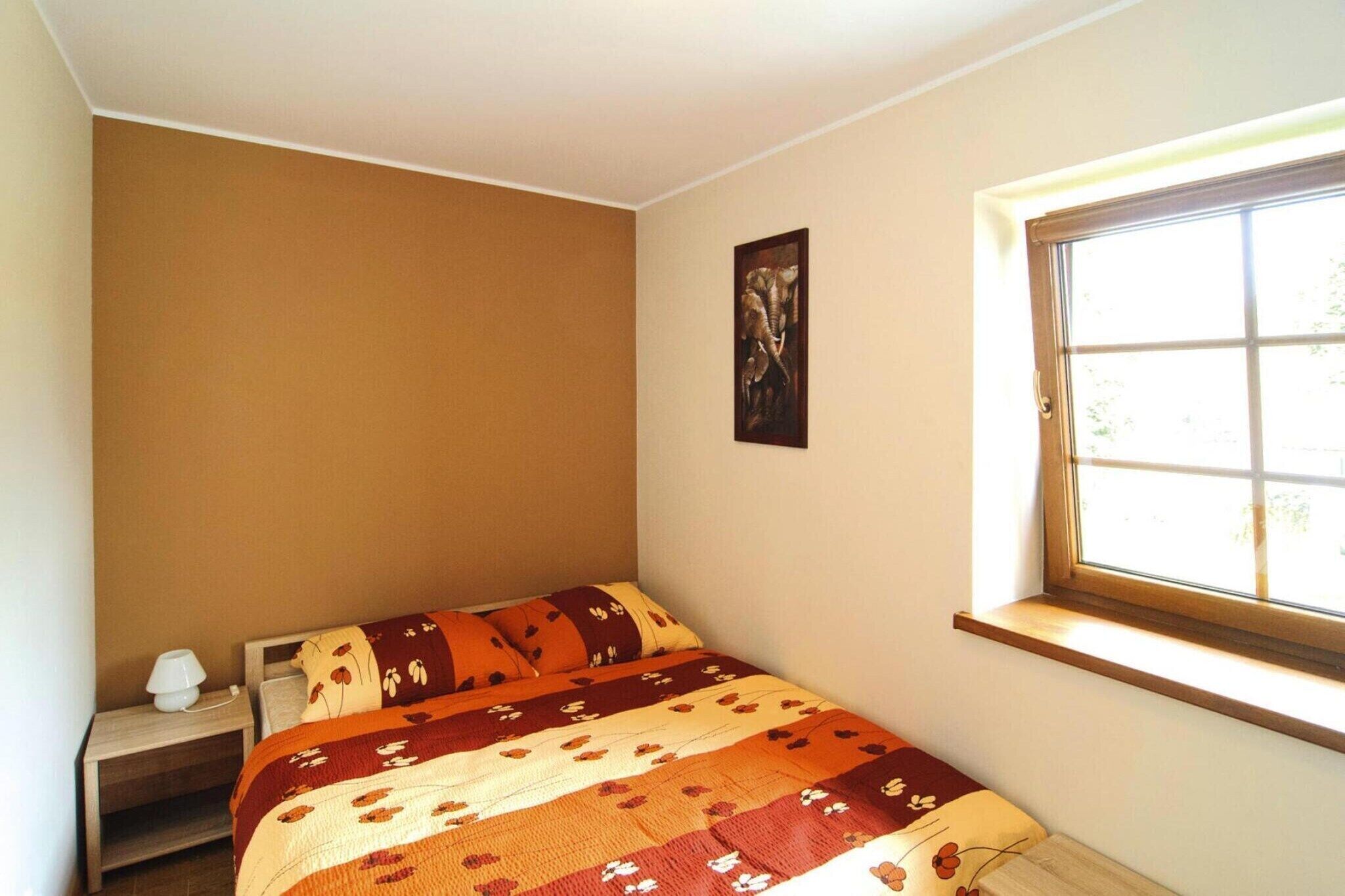 1 chambre, lit parapluie, Wi-Fi gratuit, draps fournis