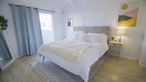 2 bedrooms, in-room safe, iron/ironing board, WiFi - Stylish and Bright unit across the street from the beach at half the cost! (Newport Beach)