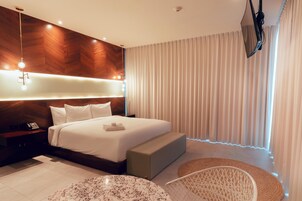 Caja de seguridad en la habitación y cortinas blackout 