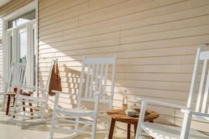 Terrace/patio - Crystal Beach Sandcastle | Large Private Pool |  Free Fun Pass | Books Fast So Hurry! (Destin)