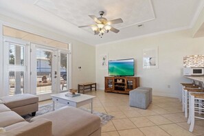 Smart TV - ☀️Crystal Beach Sandcastle – Private Pool Duplex, Sleeps Large Groups in Destin☀ (Destin)