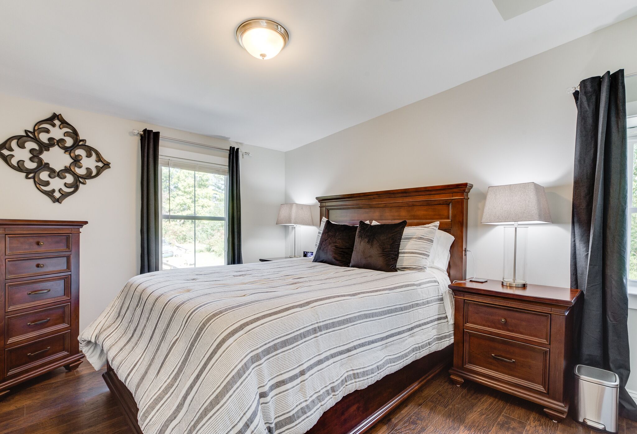 Luxury Middleburg Manor with 4 Bedrooms 2 Baths