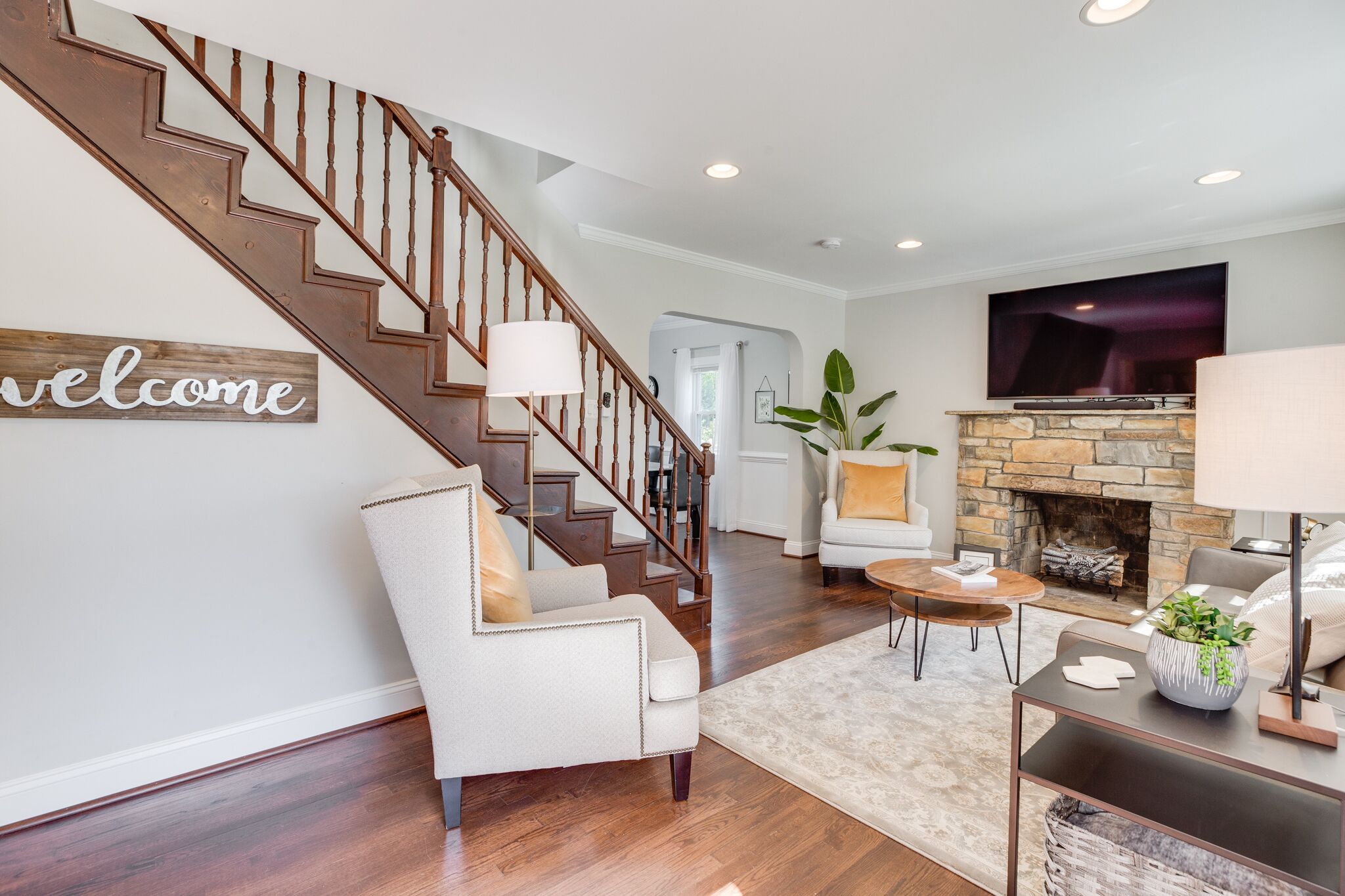 Luxury Middleburg Manor with 4 Bedrooms 2 Baths