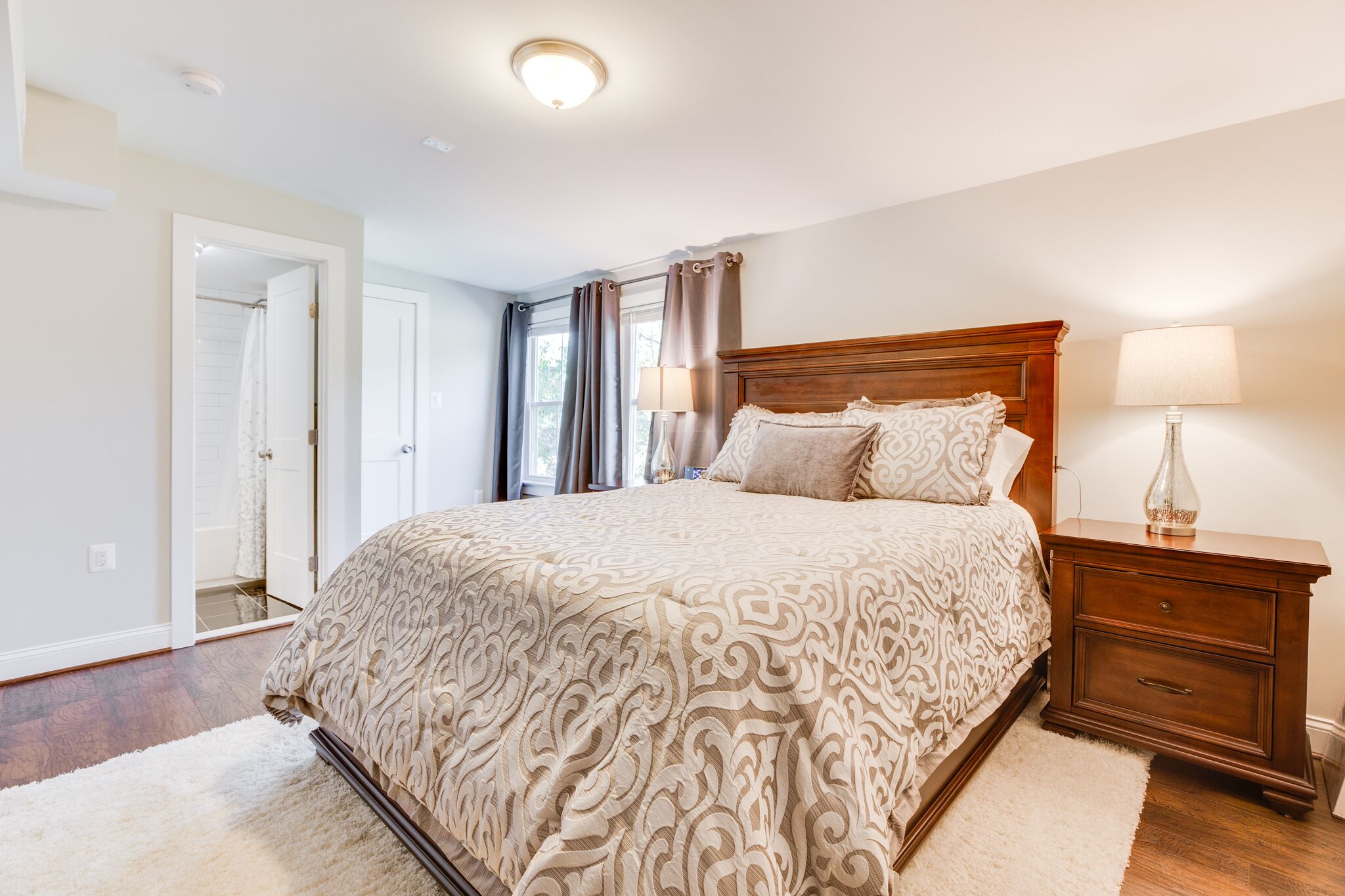 Luxury Middleburg Manor with 4 Bedrooms 2 Baths