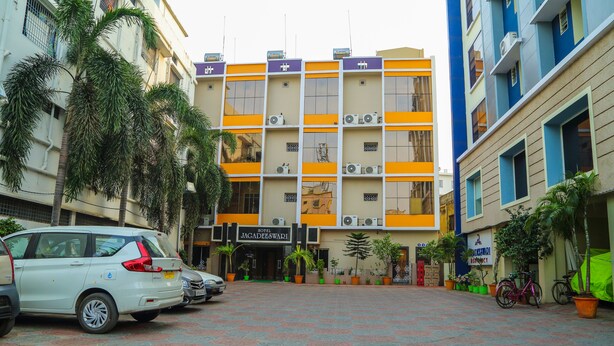 Front of property - Hotel Jagadeeswari (Rajahmundry)