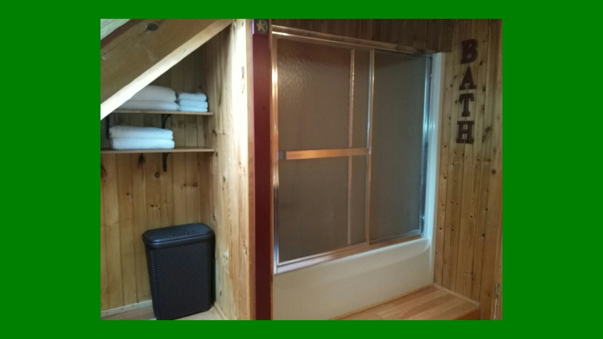 Gorgeous and cozy cabin in the Finger Lakes