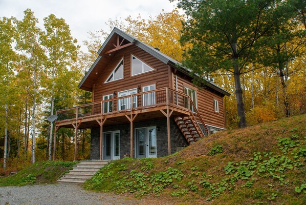 Premium-Chalet, 3 Schlafzimmer, Seeblick, Bergseite | Terrasse/Patio