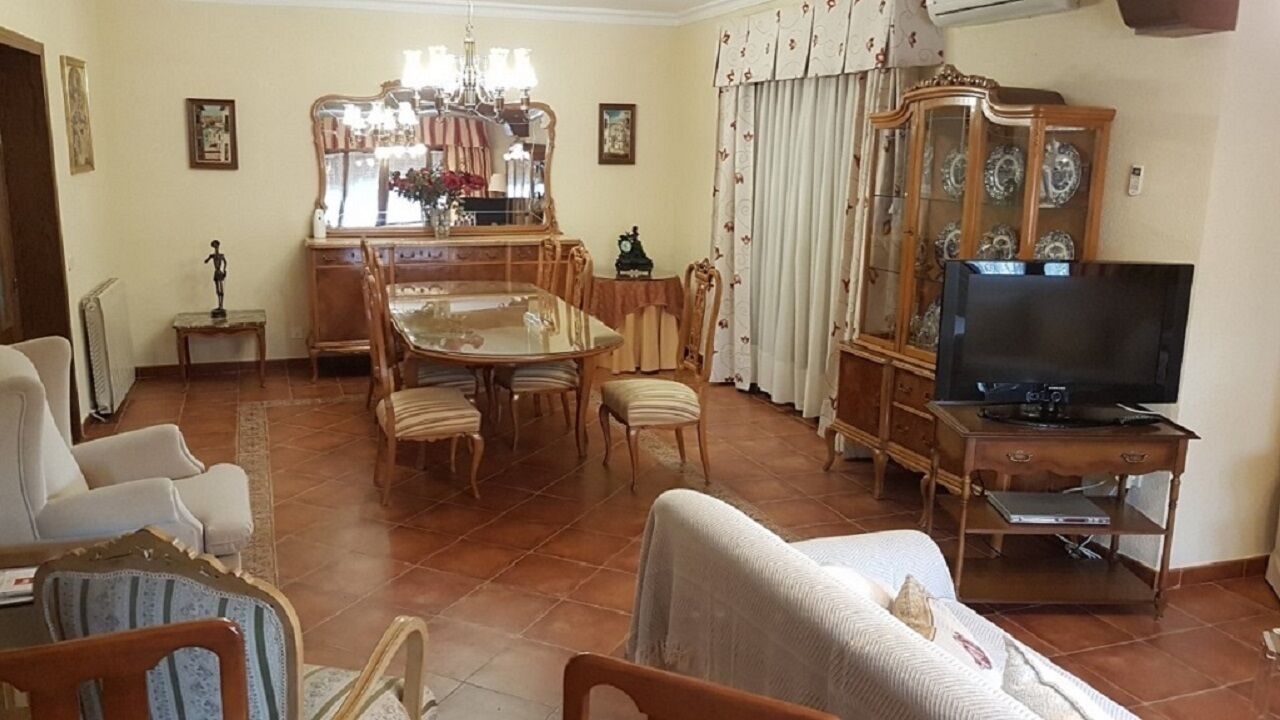 Quiet house of Cedar