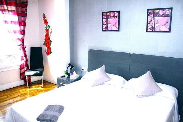 Free WiFi, bed sheets - Pensión Tu Hogar (San Sebastián)