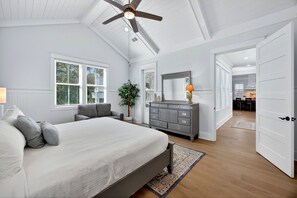 5 عدّة غرف نوم ومكواة/لوح كي وواي فاي وملاءات أسرّة