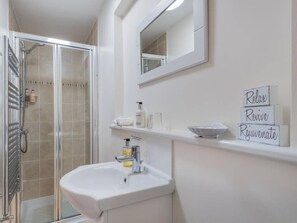 Bathroom - Stunning Traditional Home With Wood Burning Fire In Charming Village. (Ennerdale Bridge)