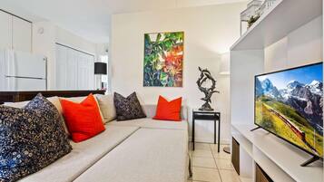 Condo, 1 Queen Bed (Stewart Apts 4) | Living room