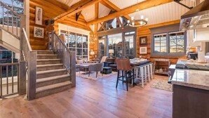 Apartment, Mehrere Betten (See Forever Cabin 107 (Condo)) | Wohnzimmer | Fernseher, Kamin