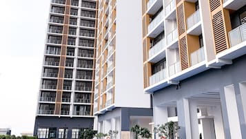 Hồ bơi ngoài trời