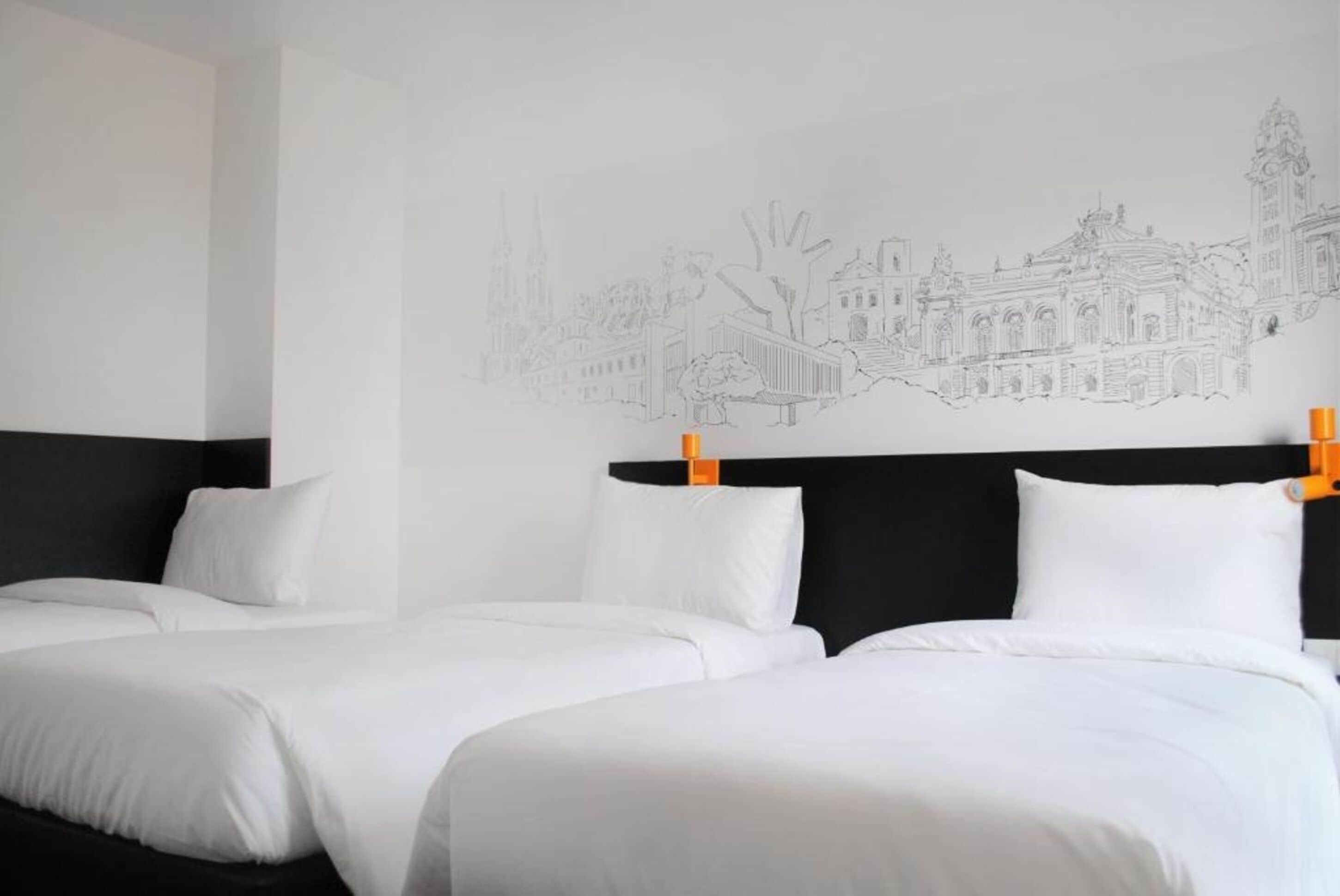 standard triple room | desk, blackout curtains, soundproofing, iron/ironing board