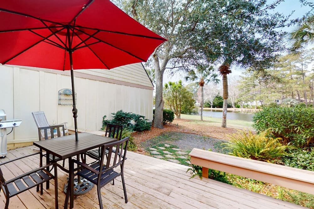 Beautiful Three Bedroom Villa with Many Updates!