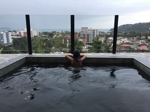 2 outdoor pools, open noon to 10:00 PM, pool loungers - Pousada Vista Dell Mar (Ubatuba)