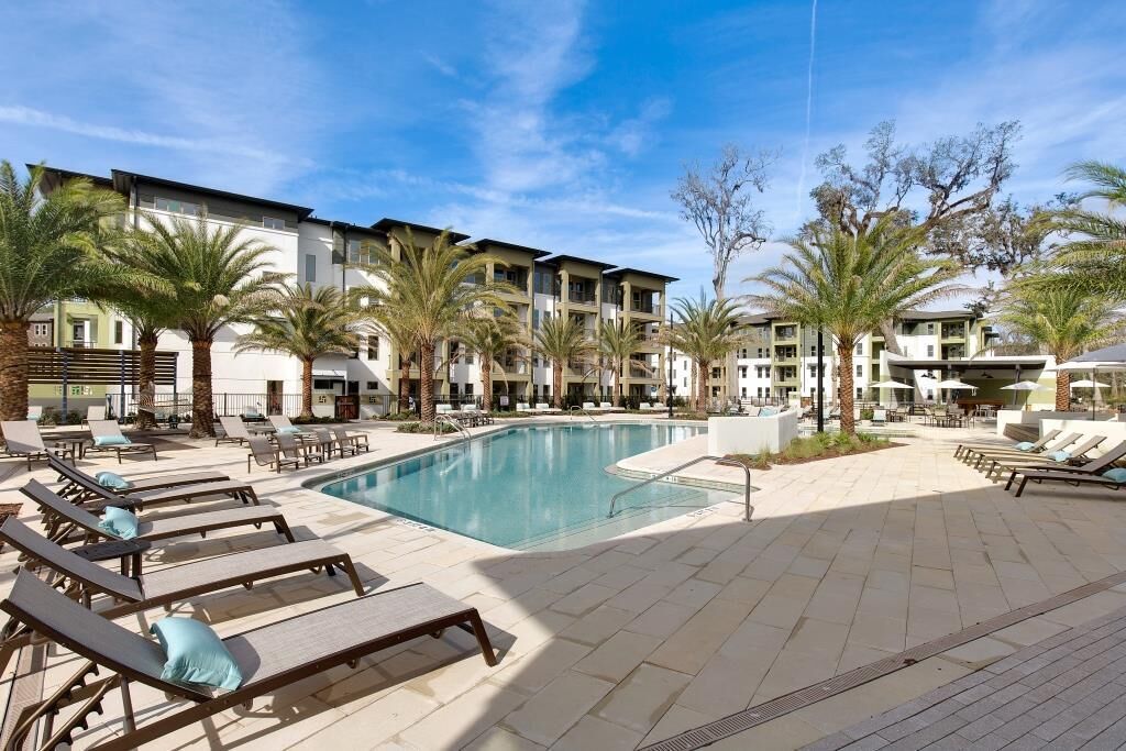 1 bedroom beautiful Southside Apartment (SC)