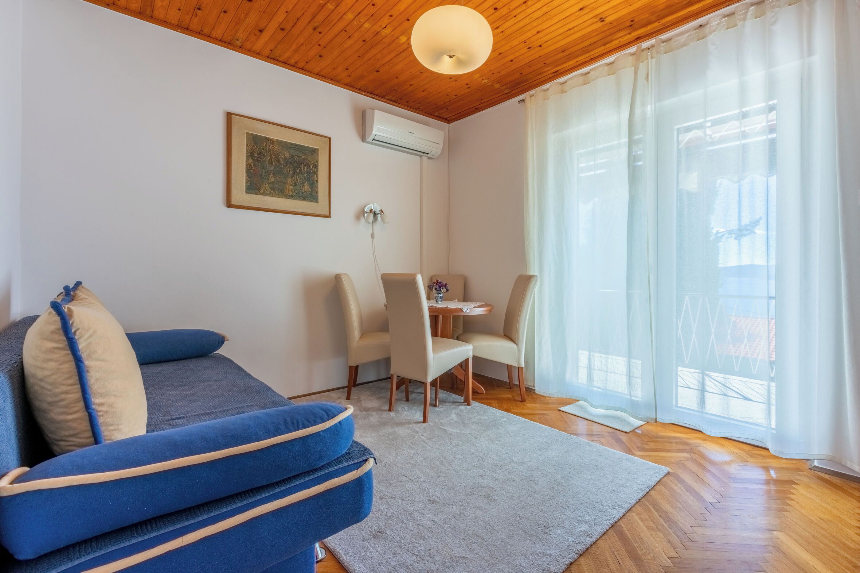 Appartement (A2) | Salle de séjour | Téléviseur