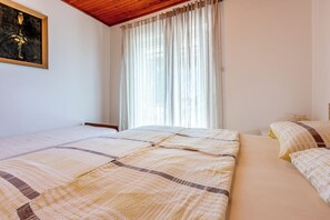 Appartement (A2) | 2 chambres, accès au Wi-Fi (inclus), literie fournie
