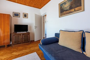 Appartement (A2) | Salle de séjour | Téléviseur