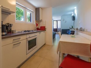 Cuisine privée | Réfrigérateur, un four, surface de cuisson, cafétière à espresso