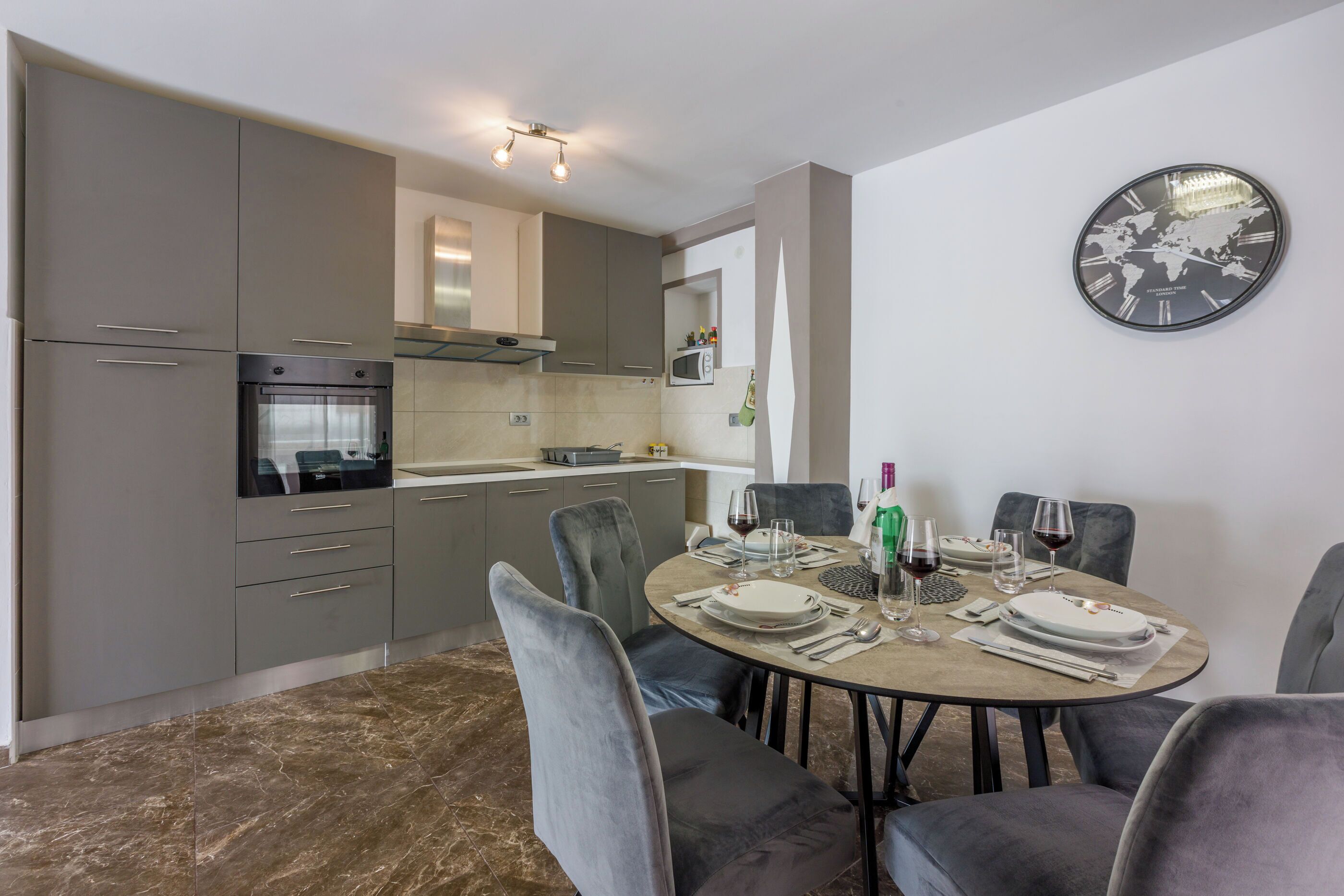 Apartment (A1) | Private kitchen | Fridge, microwave, oven, stovetop