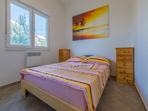 2 slaapkamers, een strijkplank/strijkijzer