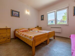 2 soverom og strykejern/-brett