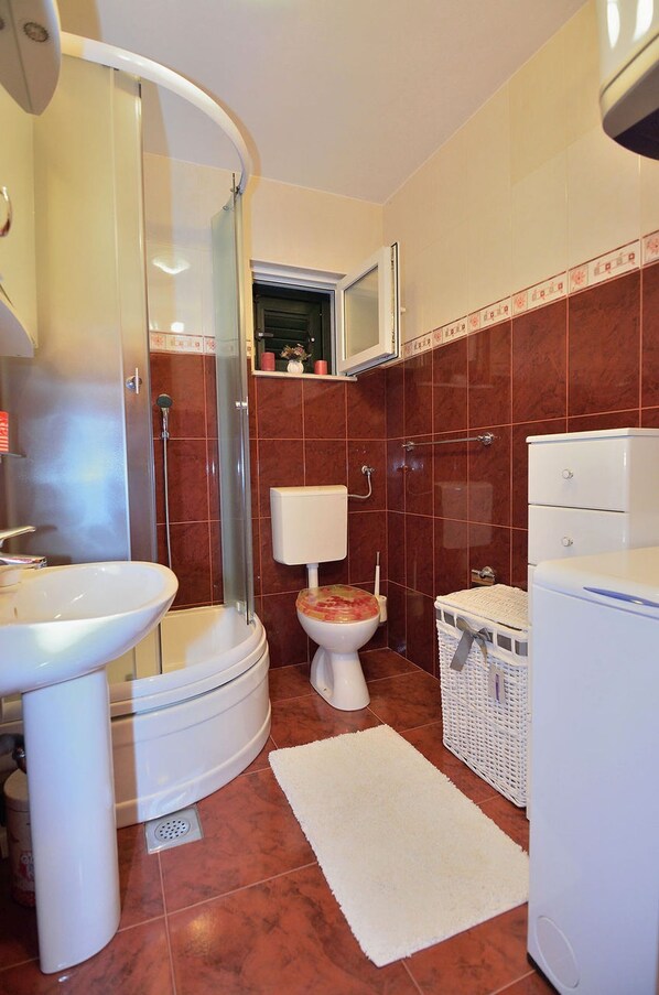 House | Bathroom | Shower