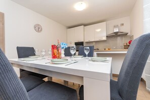 Apartment (A1) | Dining