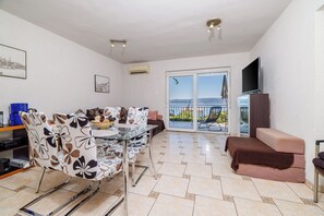 Apartment (A1) | Dining