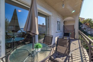 Apartment (A2) | Balkon
