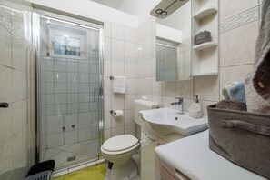 Apartment (A4) | Bathroom