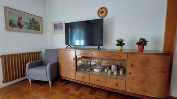 Apartment (A1) | Living room | TV