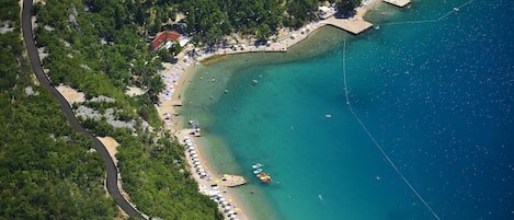 靠近海滩