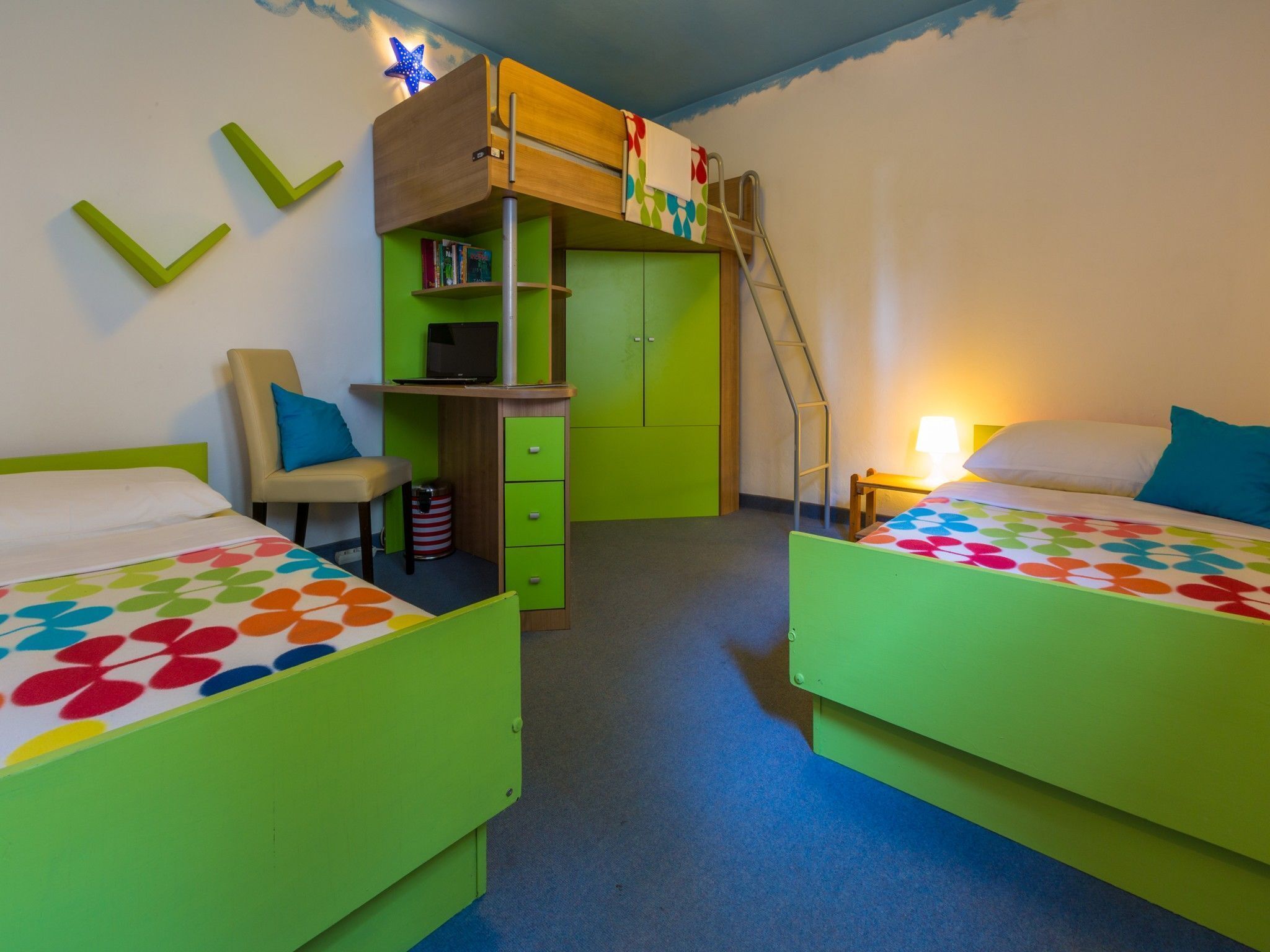 3 عدّة غرف نوم وواي فاي مجانًا وملاءات أسرّة