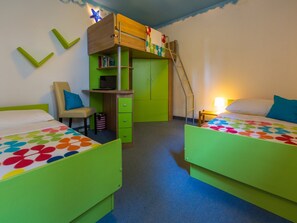 3 bedrooms, free WiFi, bed sheets